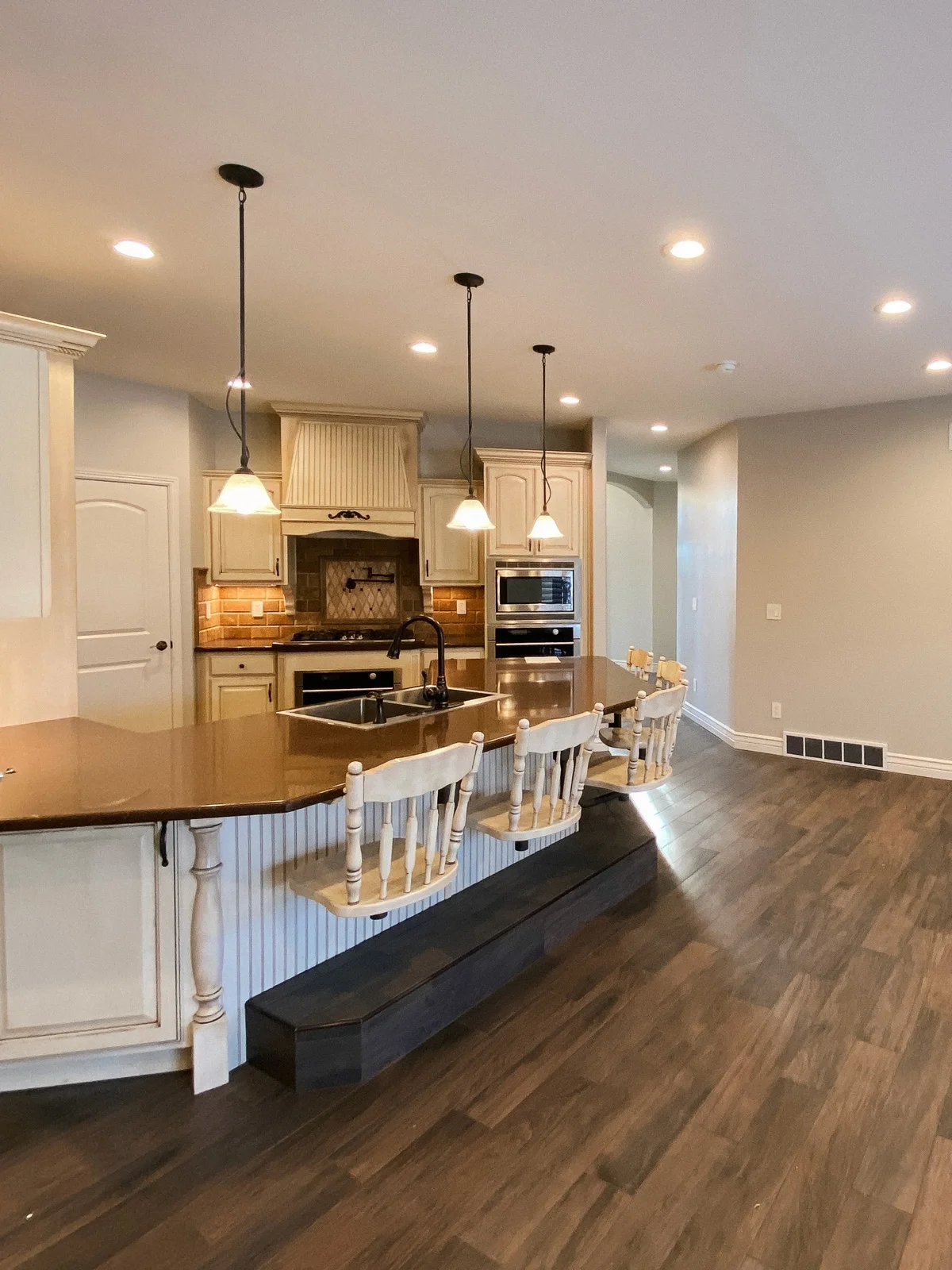 Interior painting project by US Painting in Weber County, Utah, photo 10 of 13